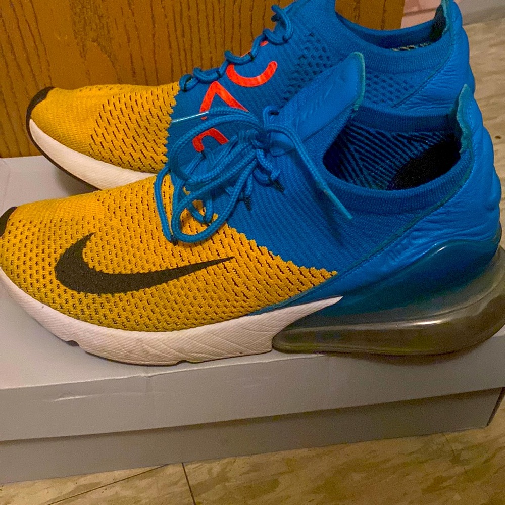 Nike shoes sneakers